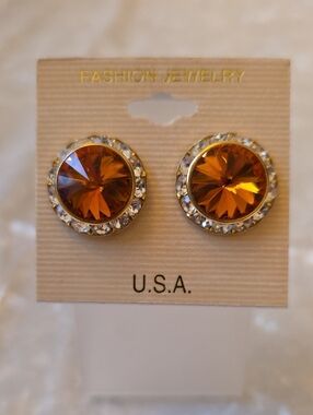NWOT Fashion Jewelry Amber Crystal Halo Stud Earrings